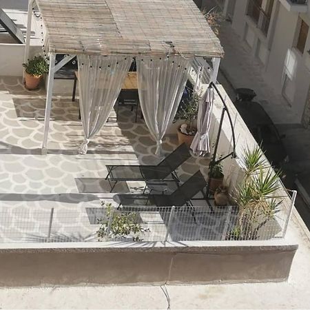 Apartment With Terrace In Piraiki 피레아스 외부 사진