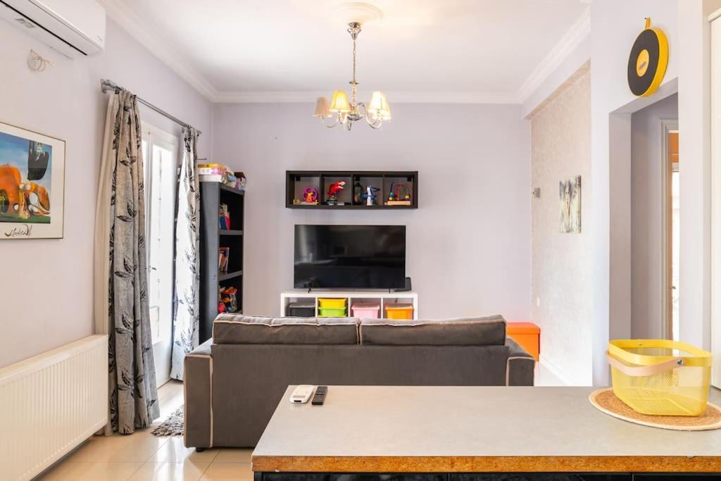 Apartment With Terrace In Piraiki 피레아스 외부 사진